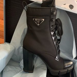 Woman Prada boots size 39